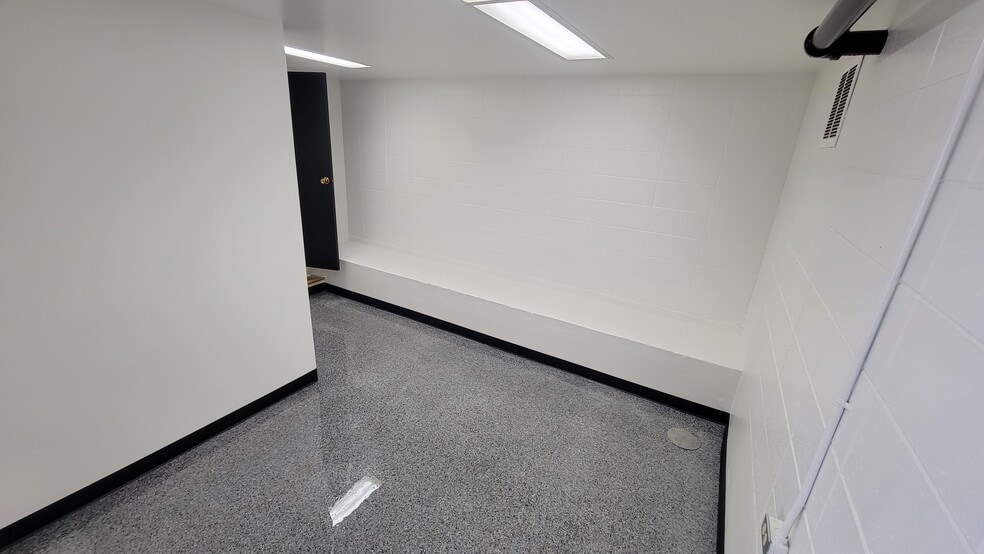 More Photos Of 1223 N 6th Ave, Yakima Manufacturing For Lease
