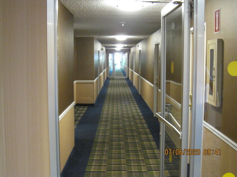 Primary Photo Of 7200 Transit Rd, Williamsville Hotel For Sale