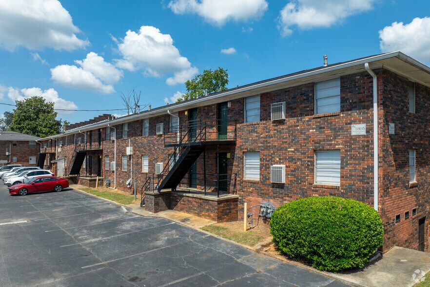 More Photos Of 1988 Plaza Ln SW, Atlanta Apartments For Sale