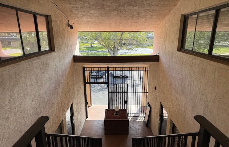 More Photos Of 5550 26th St, Bradenton Medical For Sale