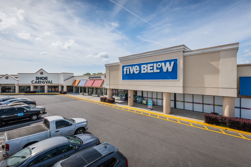 More Photos Of 7400 Abercorn St, Savannah Unknown For Lease