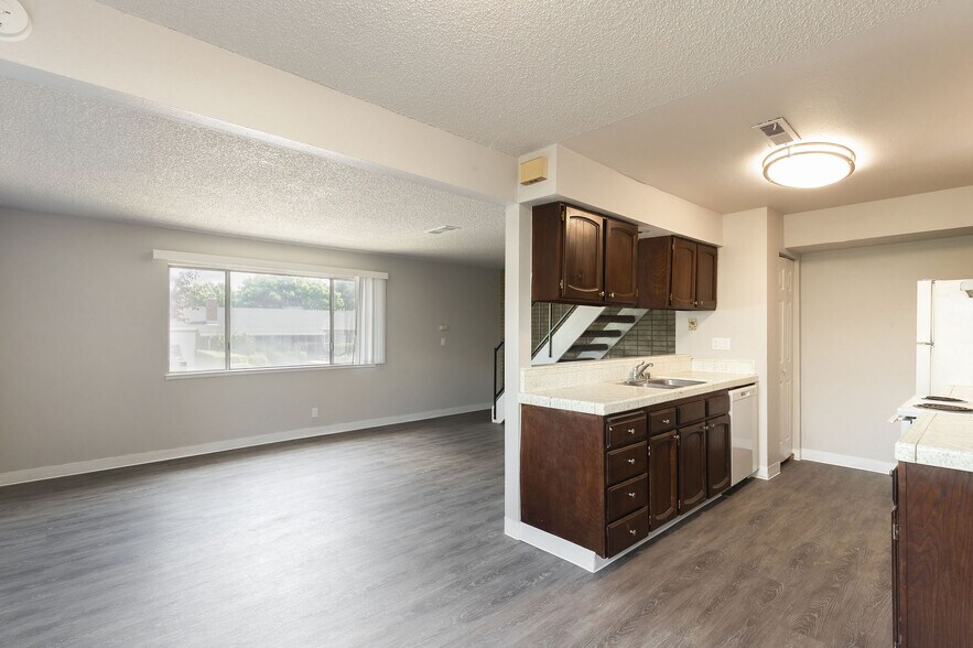 More Photos Of 3260 Alexander Dr, Redding Apartments For Sale