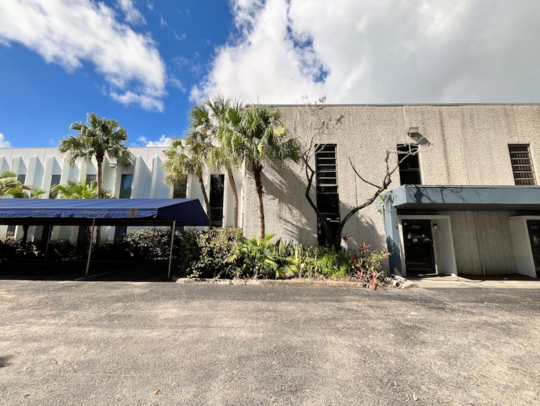 Primary Photo Of 3101-3137 NW 25th Ave, Pompano Beach Warehouse For Lease