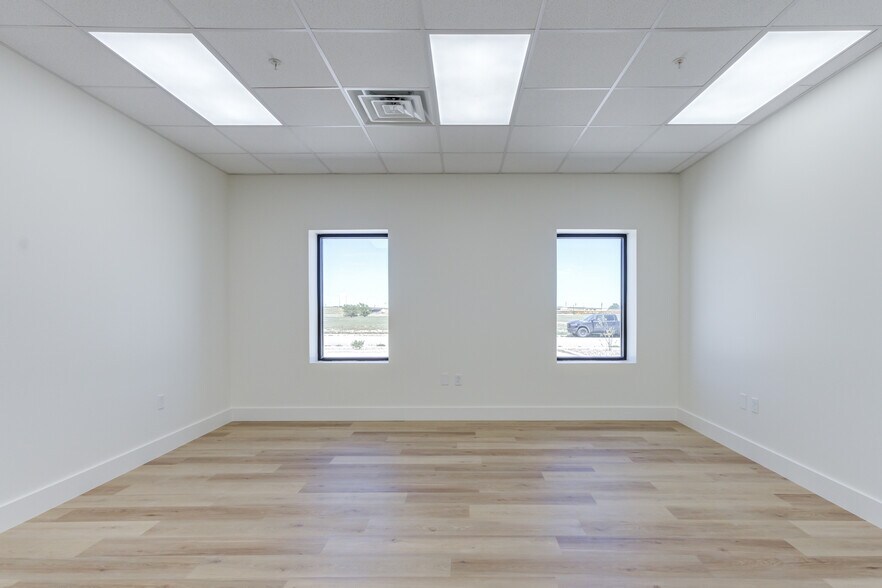 More Photos Of 8111 Patel Dr, Wolfforth Distribution For Sale