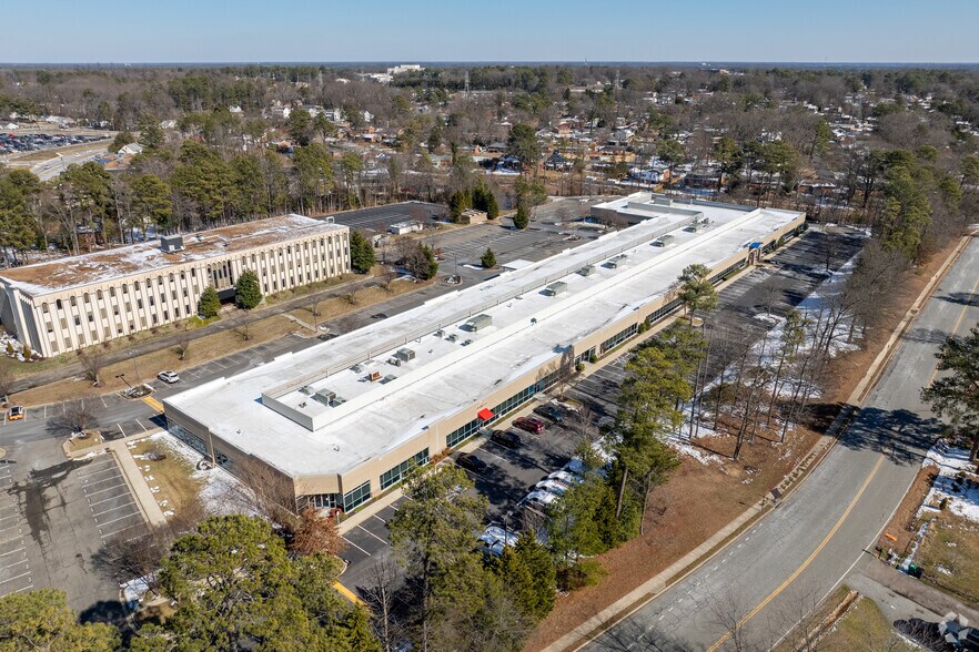 More Photos Of 2805 N Parham Rd, Richmond Office For Sale