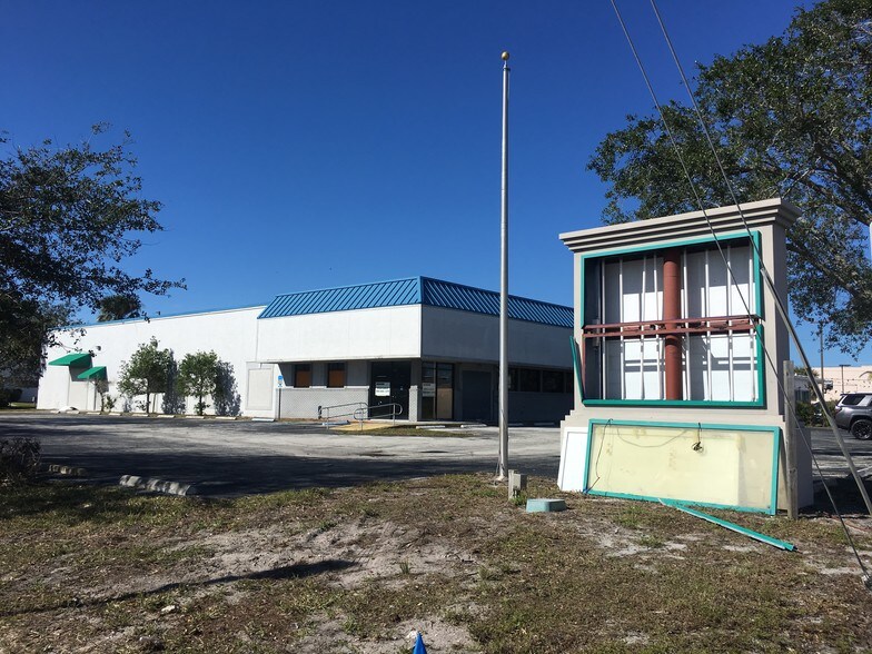 More Photos Of 725 S US Highway 1, Fort Pierce Freestanding For Lease