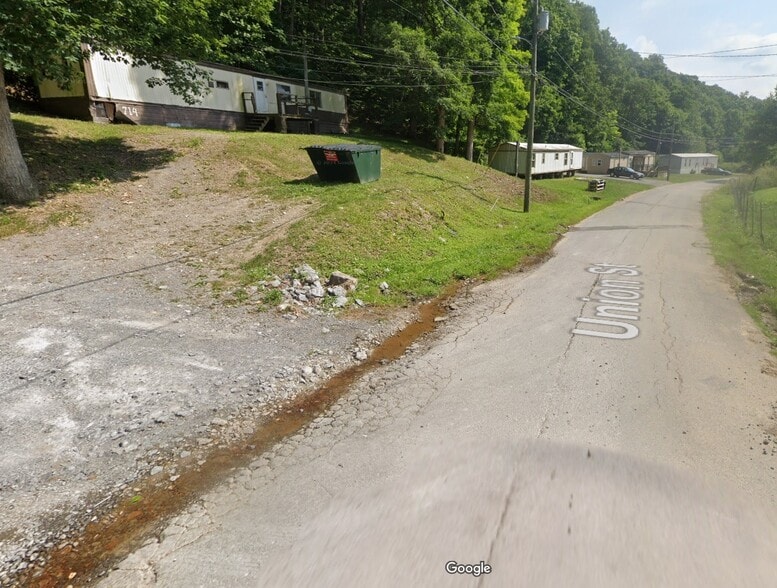 More Photos Of 113 Maranda Ln, Bluefield Manufactured Housing Mobile Home Park For Sale