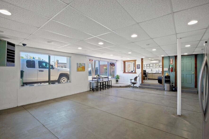 More Photos Of 4267 S Broadway, Englewood Auto Dealership For Sale