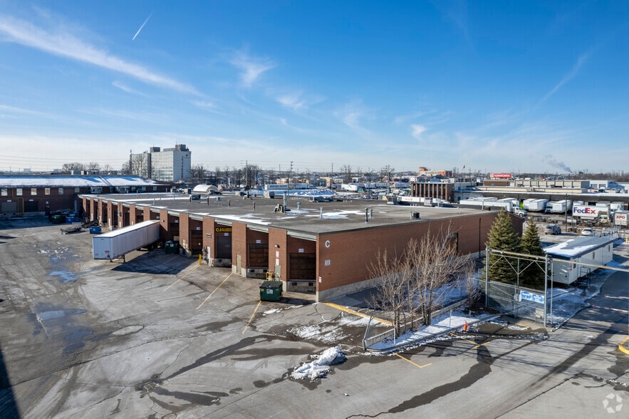 More Photos Of 1515 Matheson Blvd E, Mississauga Manufacturing For Lease