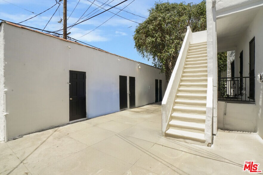 More Photos Of 351 N Orange Grove Ave, Los Angeles Apartments For Sale