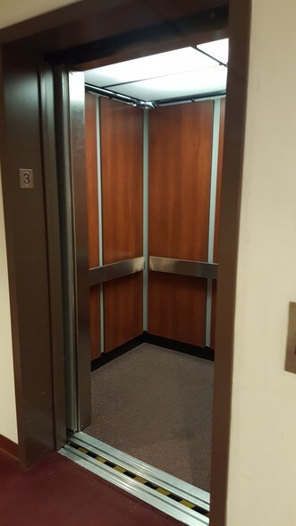 More Photos Of 3000 S Jamaica Ct, Aurora Office For Lease