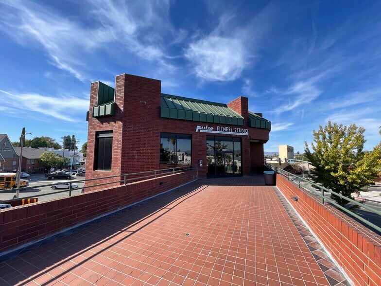 More Photos Of 14318-14394 Ventura Blvd, Sherman Oaks Unknown For Lease