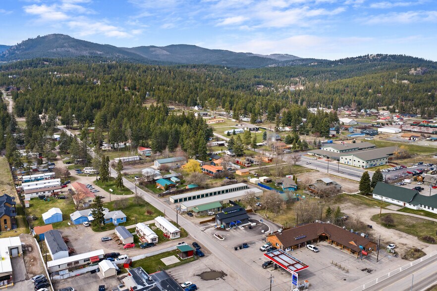 More Photos Of 119 Stoner Creek Rd, Lakeside Specialty For Sale