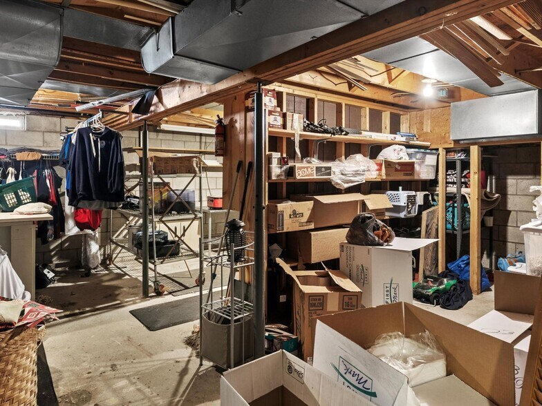 More Photos Of 4220 Memorial Dr, Two Rivers Bar For Sale