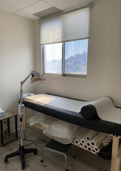 More Photos Of 16260 Ventura Blvd, Encino Medical For Lease