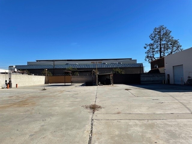 More Photos Of 16257 Illinois Ave, Paramount Warehouse For Sale