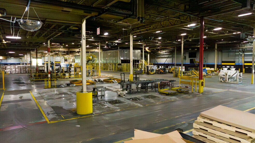 More Photos Of 9000 E Michigan Ave, Galesburg Manufacturing For Sale