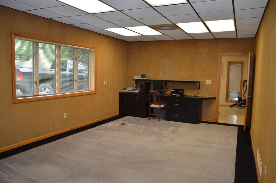 More Photos Of 603 1st Street Ext, Apollo Medical For Sale