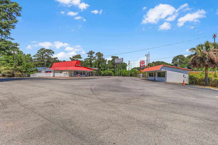 More Photos Of 500 Buff Blvd, Summerton General Retail For Sale