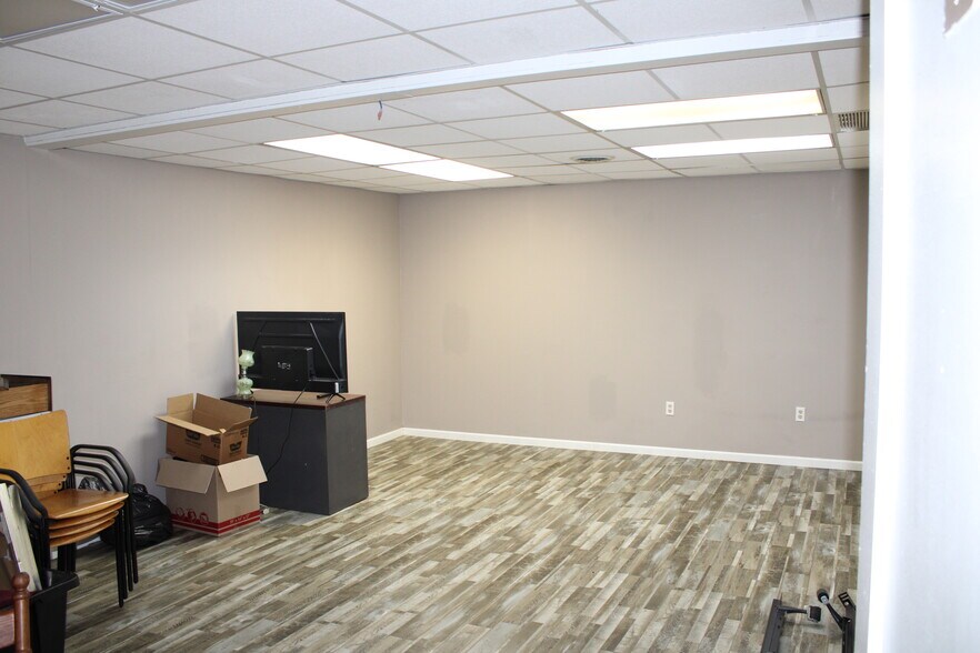 More Photos Of 1925 E Livingston Ave, Columbus Warehouse For Sale