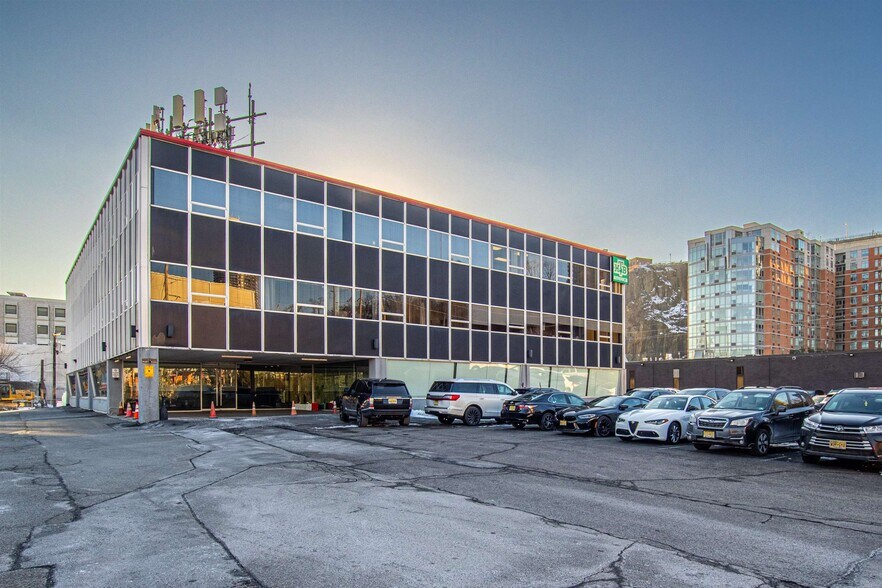 More Photos Of 7701 Marine Rd, North Bergen Office For Lease