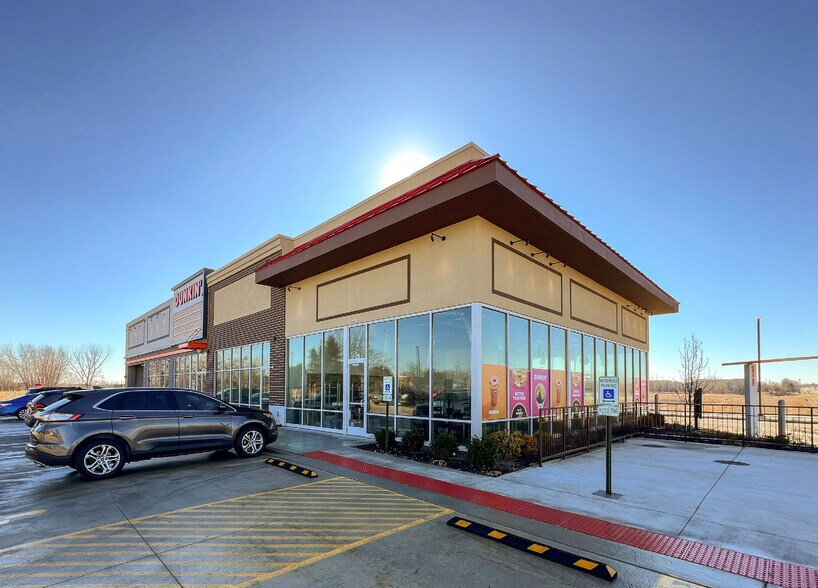 Primary Photo Of 671 Weber Rd, Romeoville Auto Repair For Lease