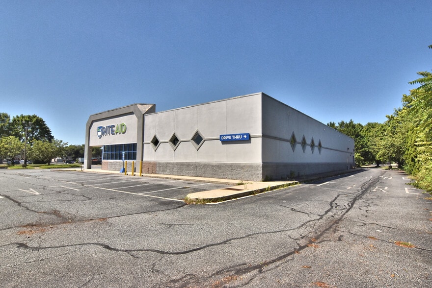More Photos Of 1580 S Dupont Hwy, Dover General Retail For Lease
