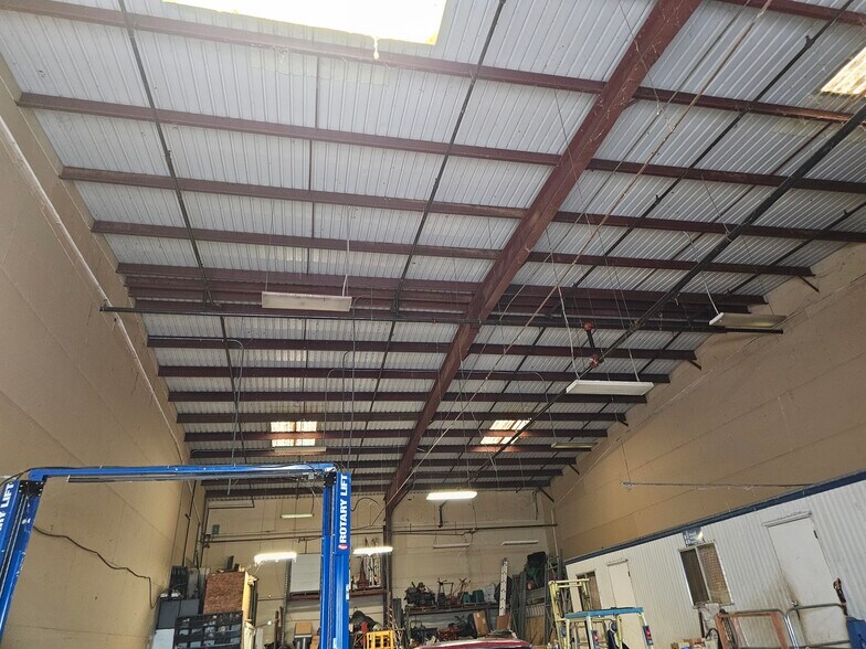 More Photos Of 96-1276-1276 Waihona St, Pearl City Warehouse For Lease