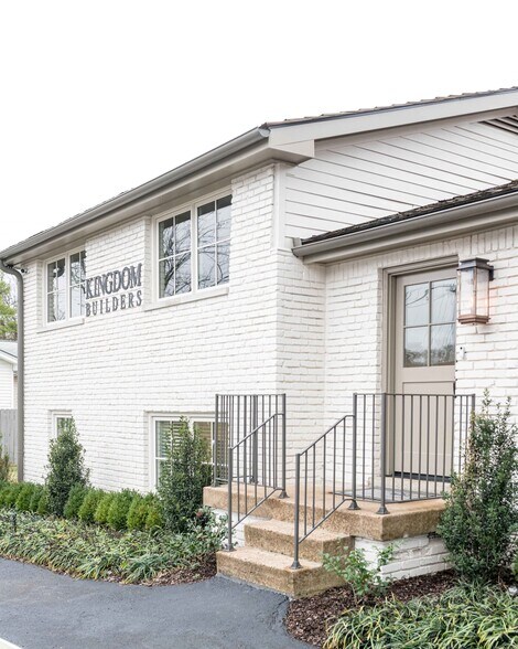More Photos Of 605 Berry Rd, Nashville Office For Lease