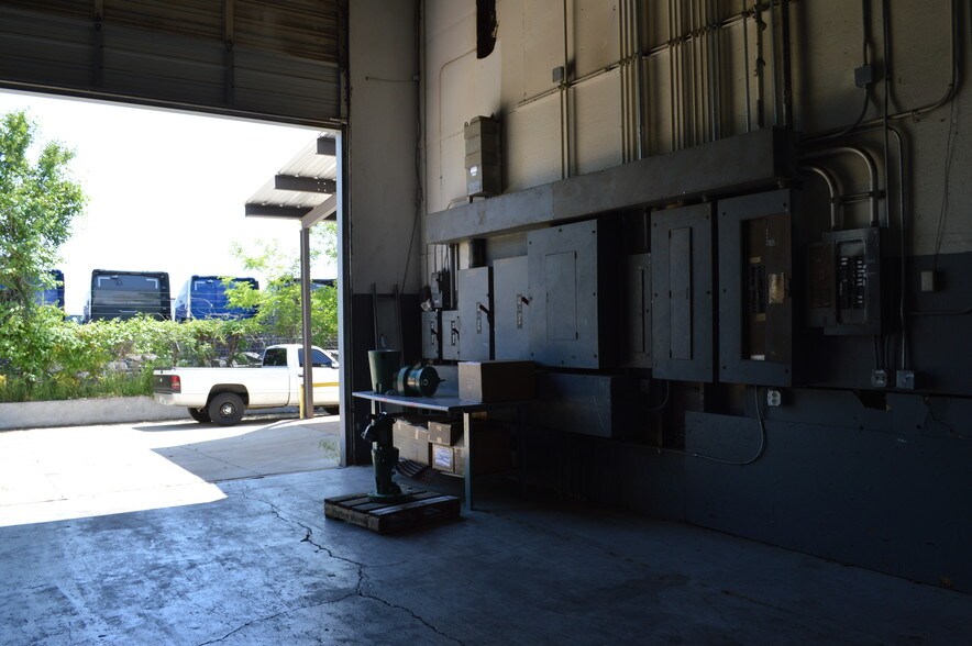 More Photos Of 4130 Senator St, Memphis Warehouse For Lease
