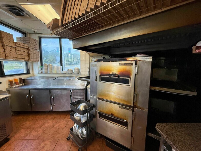 More Photos Of 834 E Division St, Springfield Restaurant For Sale