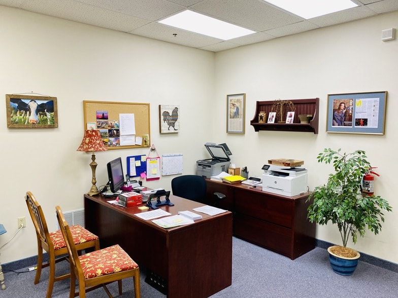 More Photos Of 1201 Pemberton Dr, Salisbury Medical For Lease