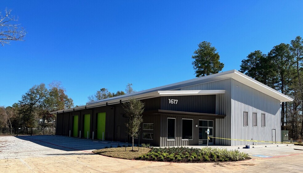 More Photos Of 1617 N Loop 336 E, Conroe Flex For Lease