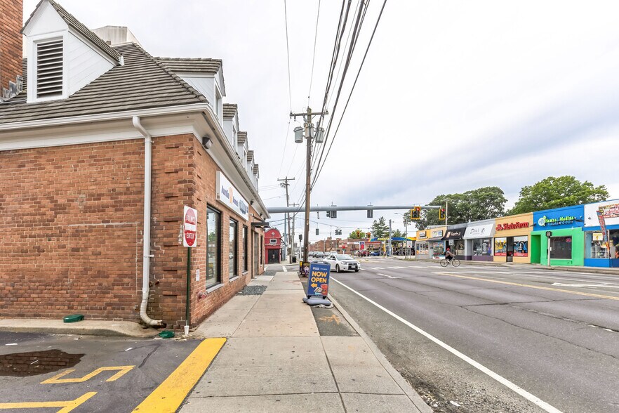 More Photos Of 730 Fulton Ave, Hempstead Restaurant For Sale