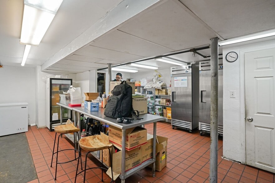 More Photos Of 63-65 Broad St, Boston Storefront Retail Residential For Sale