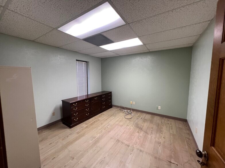 More Photos Of 1190 Explorer St, Duncanville Light Manufacturing For Sale