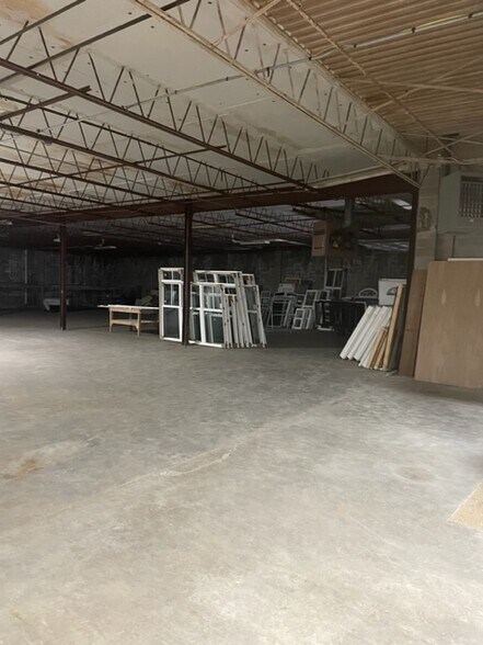 More Photos Of 924 9th Ave, Columbus Warehouse For Sale