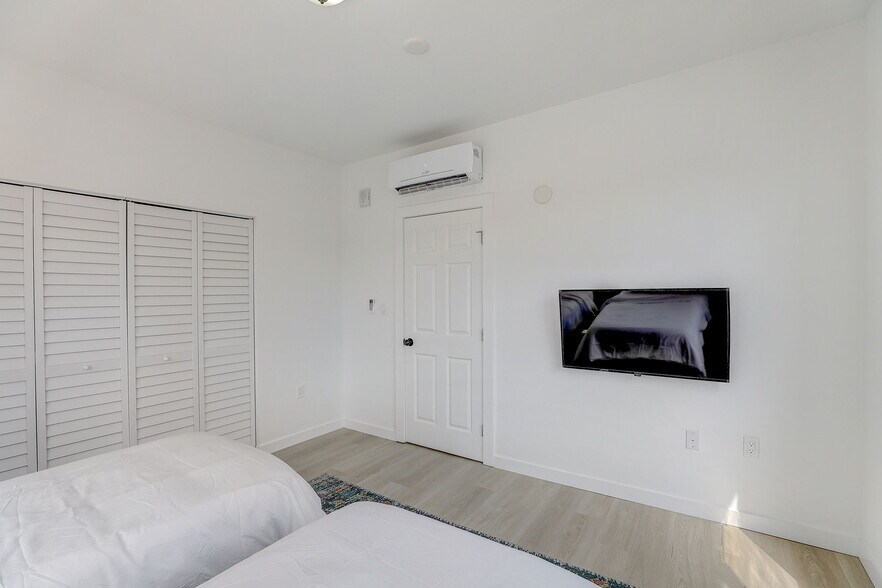 More Photos Of 1553 SW 7th St, Miami Apartments For Sale