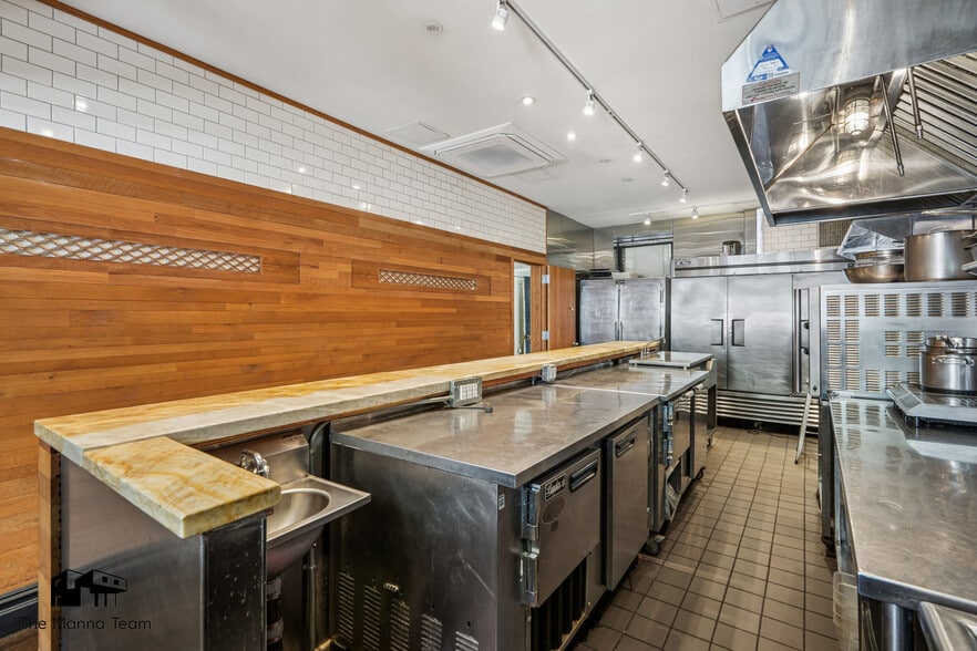 More Photos Of 290 Graham Ave, Brooklyn Storefront Retail Residential For Lease