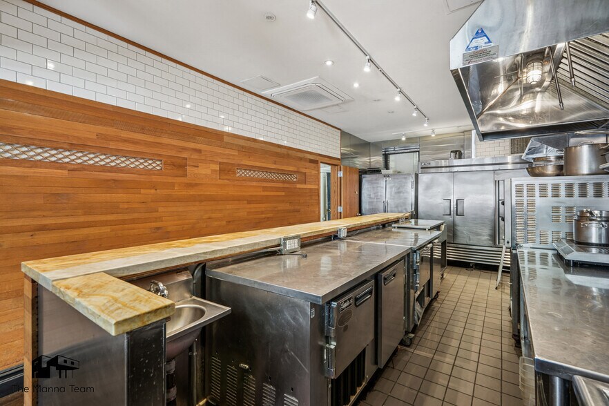 More Photos Of 290 Graham Ave, Brooklyn Storefront Retail Residential For Lease