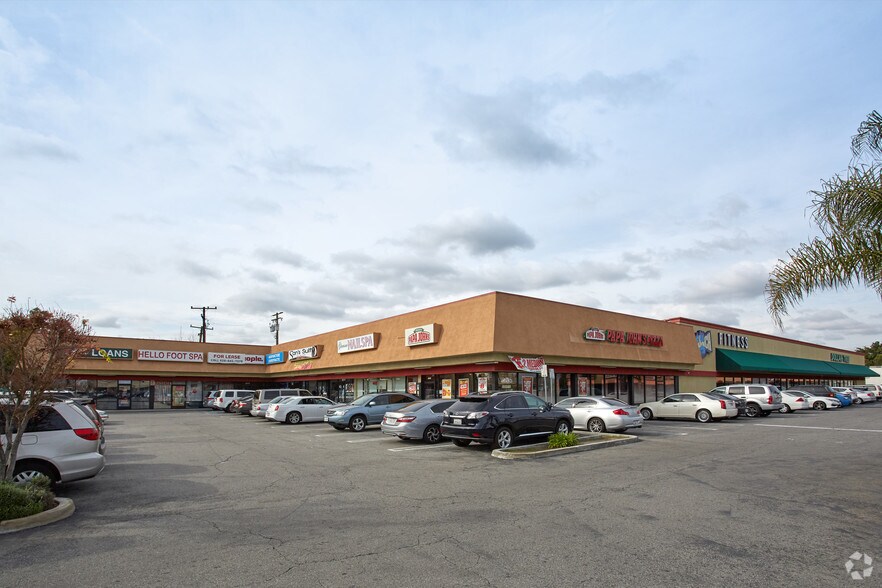 Primary Photo Of 5443-5835 Bellflower Blvd, Lakewood General Retail For Lease