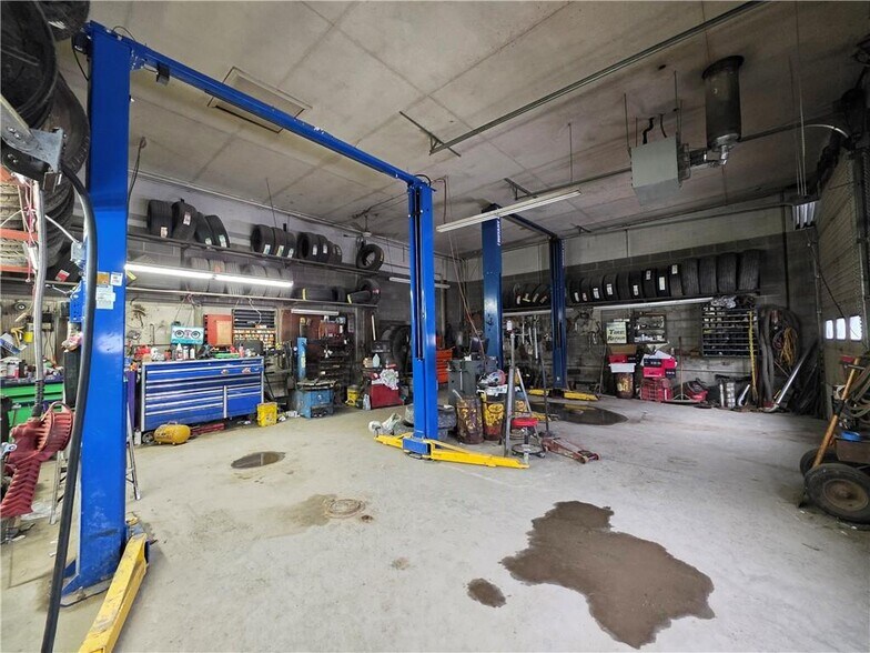 More Photos Of 3522 Andover Rd, Wellsville Auto Repair For Sale
