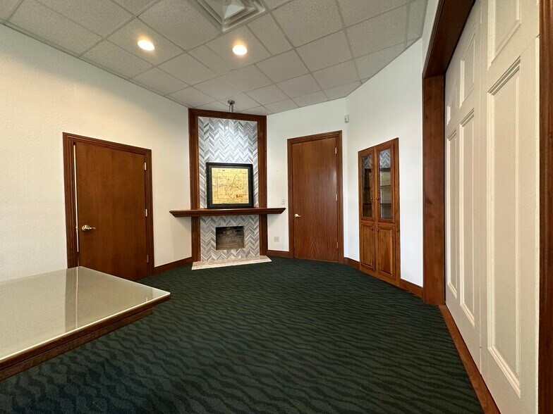 More Photos Of 901 Mason St, San Antonio Office For Lease
