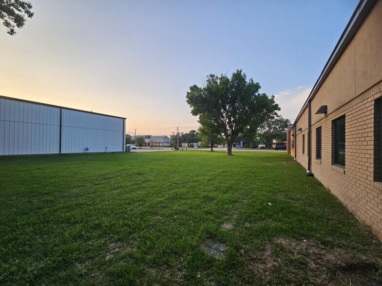 More Photos Of 2012 Broadway St, Pearland Land For Sale