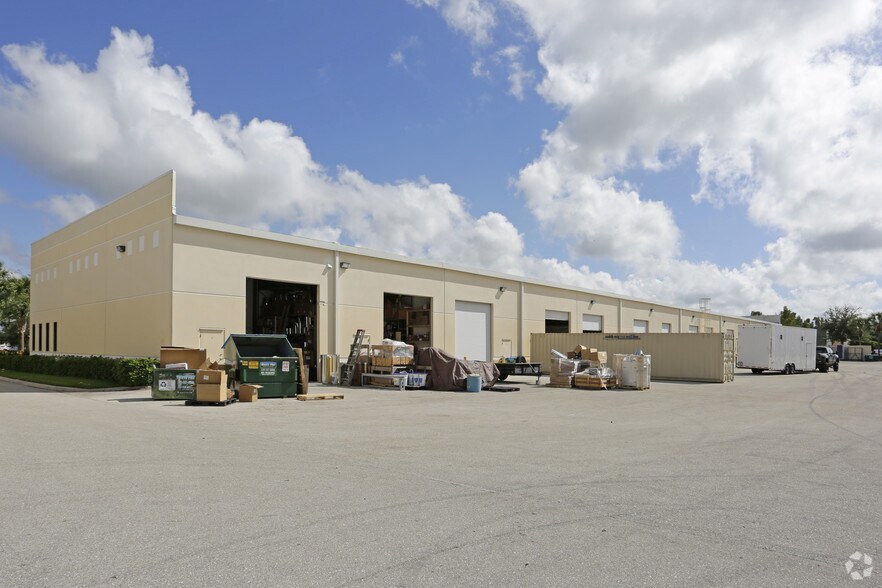 More Photos Of 7830 Drew Cir, Fort Myers Light Manufacturing For Lease