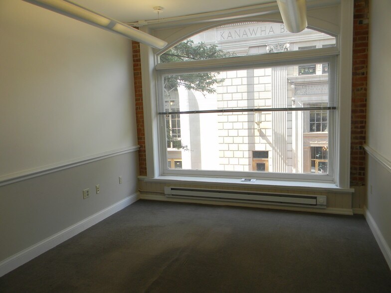 More Photos Of 112 Capitol St, Charleston Office For Sale