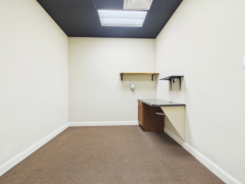 More Photos Of 7559 Kayne Blvd, Columbus Freestanding For Lease