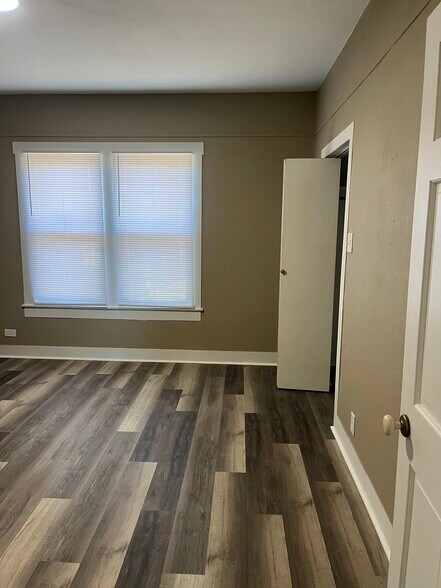 More Photos Of 14018 Old Corpus Christi rd, Elmendorf Warehouse For Lease