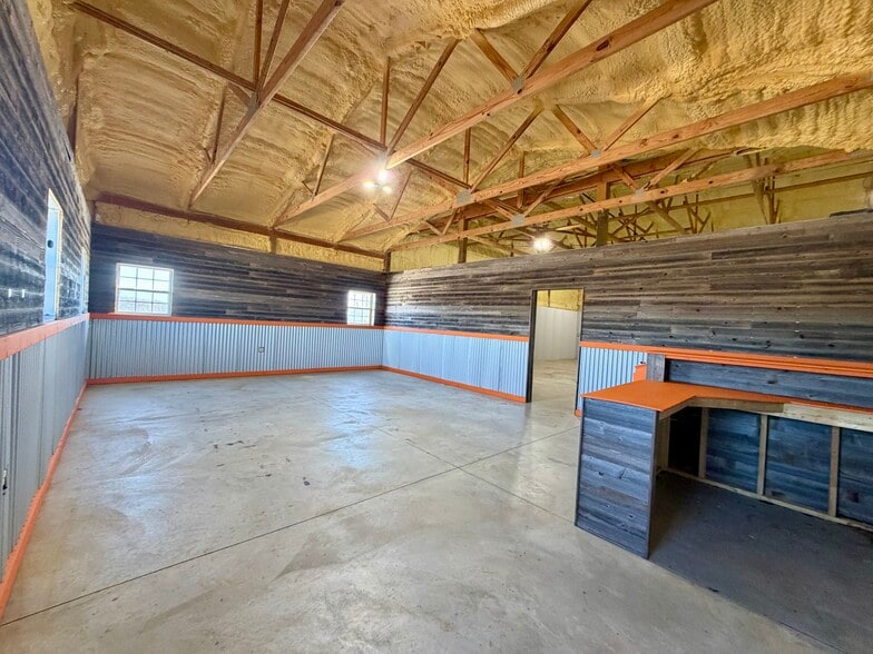 More Photos Of 8302 W 51st St, Tulsa Flex For Sale