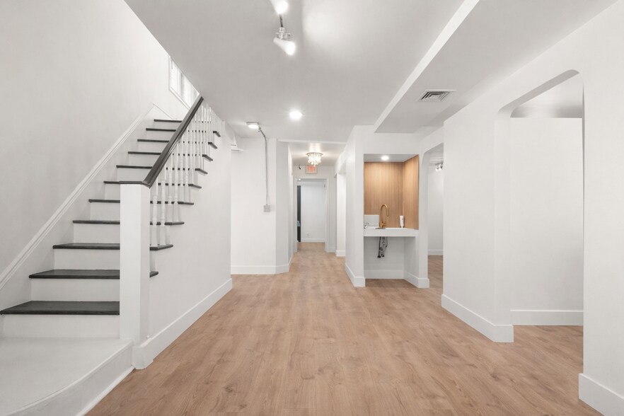 More Photos Of 1618 Parker Ave, Fort Lee Freestanding For Sale